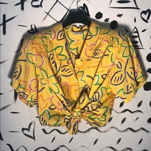 Cute vintage button up shirt!